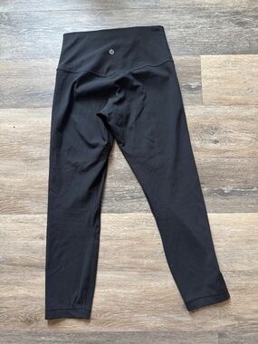 Lululemon Black Align High-Rise pant cropped Leggings 25" Size 6